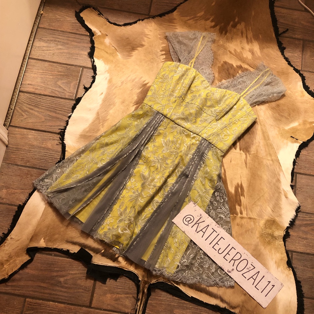 Bcbg Maxzaria Size 6 Dress